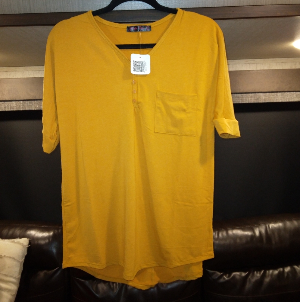 Beautiful never worn mustard color dress shirt